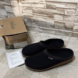 Stegmann men’s 12 woolfelt Black Clogs